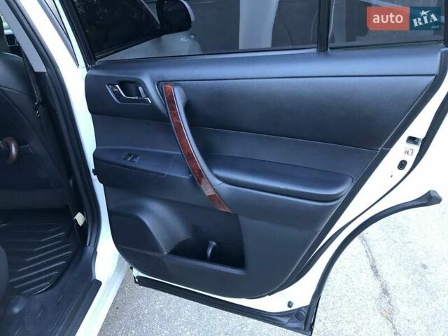 Белый Тойота Хайлендер, объемом двигателя 3.5 л и пробегом 178 тыс. км за 15999 $, фото 31 на Automoto.ua