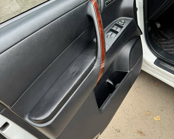 Білий Тойота Хайлендер, об'ємом двигуна 3.5 л та пробігом 178 тис. км за 16200 $, фото 5 на Automoto.ua