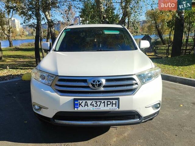 Білий Тойота Хайлендер, об'ємом двигуна 3.46 л та пробігом 227 тис. км за 16800 $, фото 1 на Automoto.ua