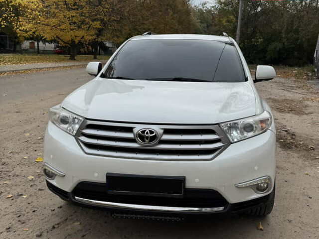 Білий Тойота Хайлендер, об'ємом двигуна 3.5 л та пробігом 178 тис. км за 16200 $, фото 3 на Automoto.ua