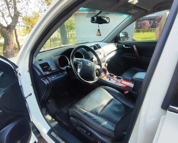 Білий Тойота Хайлендер, об'ємом двигуна 3.46 л та пробігом 227 тис. км за 16800 $, фото 11 на Automoto.ua