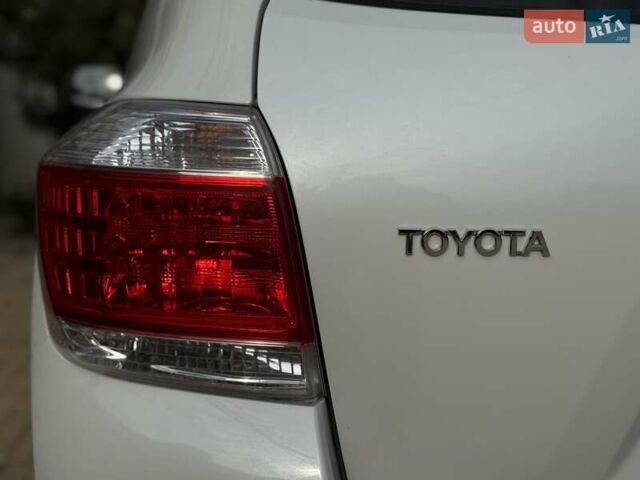 Белый Тойота Хайлендер, объемом двигателя 3.46 л и пробегом 152 тыс. км за 18700 $, фото 26 на Automoto.ua