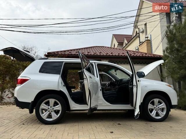 Белый Тойота Хайлендер, объемом двигателя 3.46 л и пробегом 152 тыс. км за 18700 $, фото 38 на Automoto.ua
