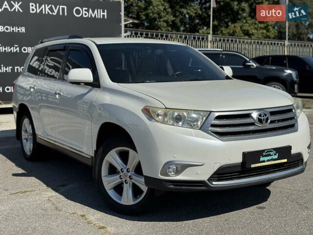 Білий Тойота Хайлендер, об'ємом двигуна 3.46 л та пробігом 214 тис. км за 16000 $, фото 2 на Automoto.ua