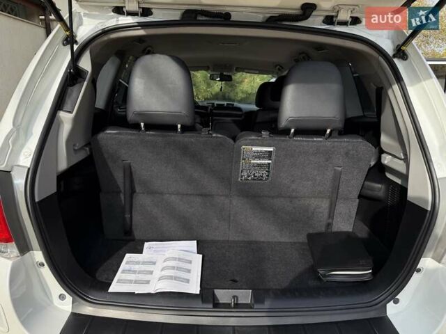 Белый Тойота Хайлендер, объемом двигателя 3.46 л и пробегом 152 тыс. км за 18700 $, фото 75 на Automoto.ua