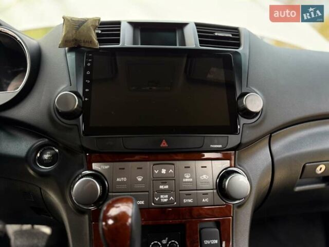 Белый Тойота Хайлендер, объемом двигателя 3.46 л и пробегом 152 тыс. км за 18700 $, фото 65 на Automoto.ua