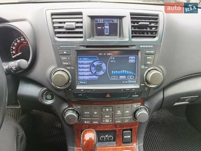 Белый Тойота Хайлендер, объемом двигателя 3.46 л и пробегом 170 тыс. км за 16100 $, фото 40 на Automoto.ua