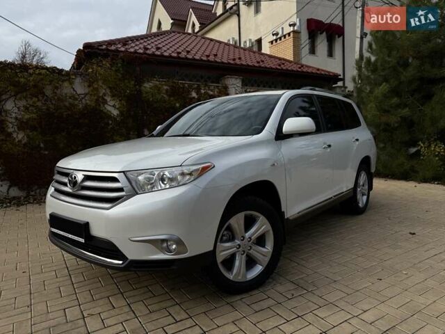 Белый Тойота Хайлендер, объемом двигателя 3.46 л и пробегом 152 тыс. км за 18700 $, фото 7 на Automoto.ua