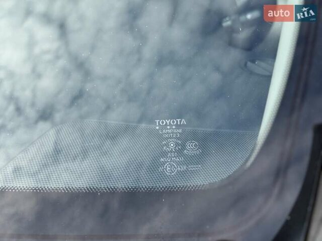 Белый Тойота Хайлендер, объемом двигателя 3.46 л и пробегом 152 тыс. км за 18700 $, фото 12 на Automoto.ua