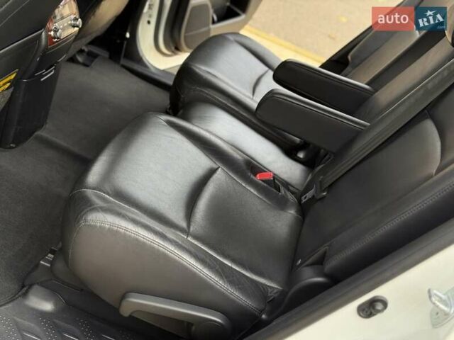 Белый Тойота Хайлендер, объемом двигателя 3.46 л и пробегом 152 тыс. км за 18700 $, фото 54 на Automoto.ua