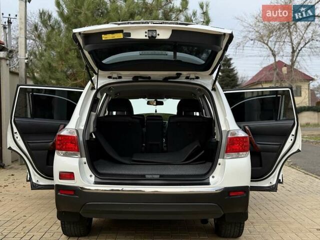Белый Тойота Хайлендер, объемом двигателя 3.46 л и пробегом 152 тыс. км за 18700 $, фото 50 на Automoto.ua