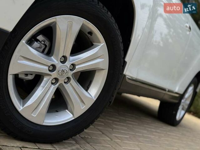 Белый Тойота Хайлендер, объемом двигателя 3.46 л и пробегом 152 тыс. км за 18700 $, фото 13 на Automoto.ua