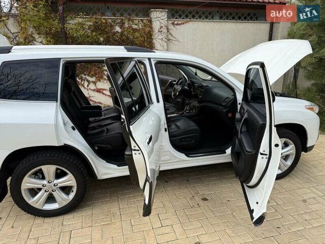 Белый Тойота Хайлендер, объемом двигателя 3.46 л и пробегом 152 тыс. км за 18700 $, фото 39 на Automoto.ua