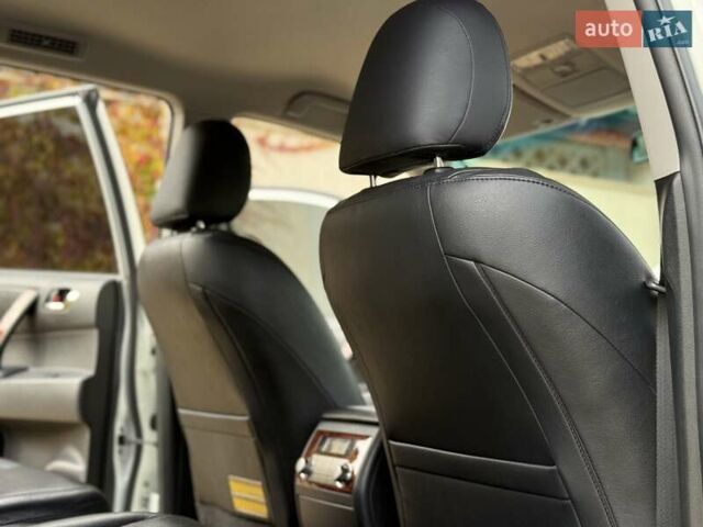 Белый Тойота Хайлендер, объемом двигателя 3.46 л и пробегом 152 тыс. км за 18700 $, фото 43 на Automoto.ua