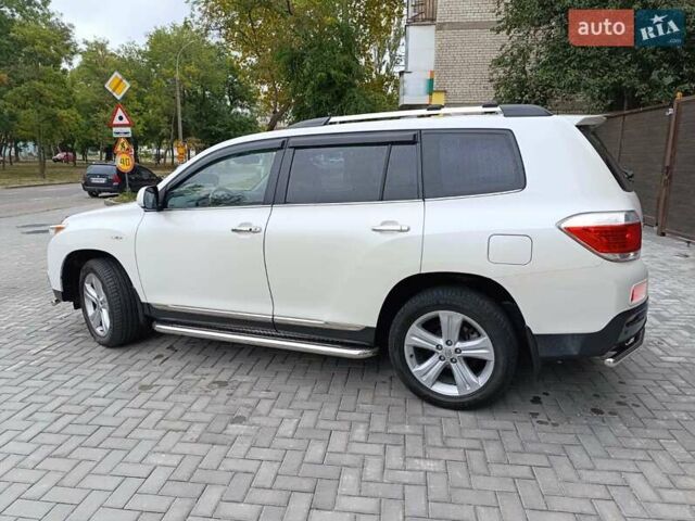 Белый Тойота Хайлендер, объемом двигателя 3.46 л и пробегом 170 тыс. км за 16100 $, фото 19 на Automoto.ua