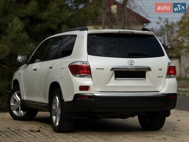 Белый Тойота Хайлендер, объемом двигателя 3.46 л и пробегом 152 тыс. км за 18700 $, фото 22 на Automoto.ua