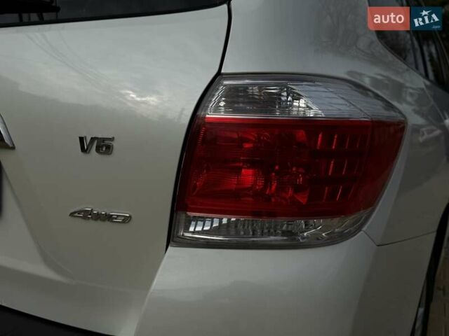 Белый Тойота Хайлендер, объемом двигателя 3.46 л и пробегом 152 тыс. км за 18700 $, фото 34 на Automoto.ua