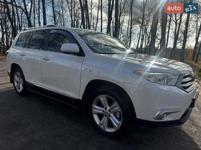 Белый Тойота Хайлендер, объемом двигателя 3.46 л и пробегом 207 тыс. км за 16850 $, фото 6 на Automoto.ua