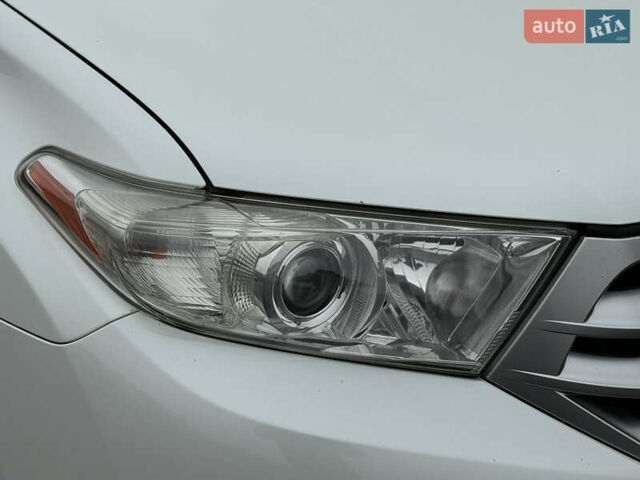 Белый Тойота Хайлендер, объемом двигателя 3.46 л и пробегом 200 тыс. км за 14999 $, фото 35 на Automoto.ua