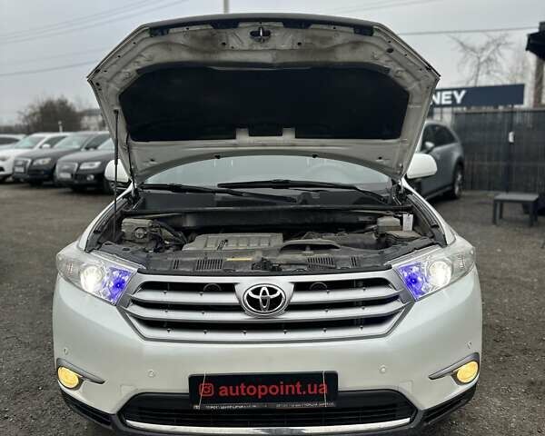 Белый Тойота Хайлендер, объемом двигателя 3.46 л и пробегом 199 тыс. км за 18000 $, фото 38 на Automoto.ua