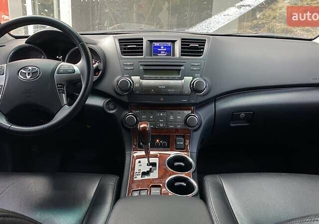 Белый Тойота Хайлендер, объемом двигателя 3.46 л и пробегом 28 тыс. км за 25622 $, фото 9 на Automoto.ua