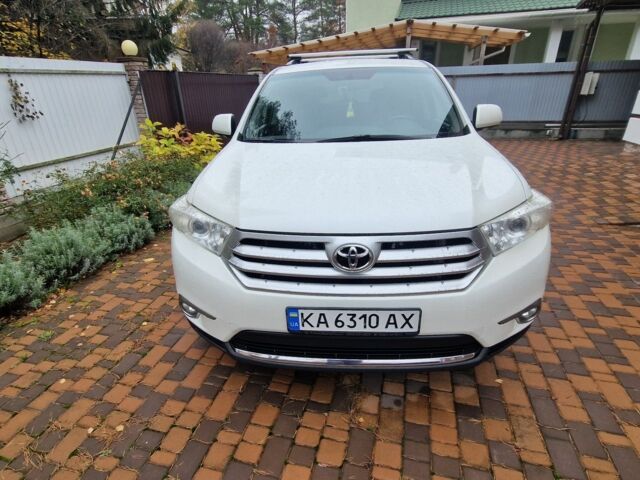 Білий Тойота Хайлендер, об'ємом двигуна 0 л та пробігом 267 тис. км за 391 $, фото 1 на Automoto.ua