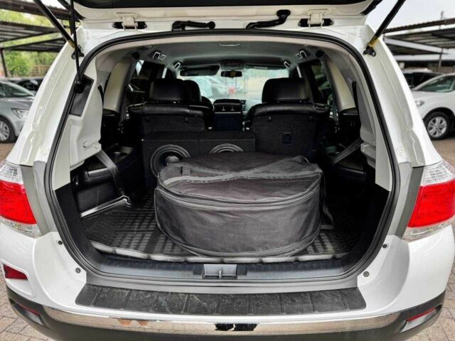 Білий Тойота Хайлендер, об'ємом двигуна 3.5 л та пробігом 217 тис. км за 16900 $, фото 7 на Automoto.ua