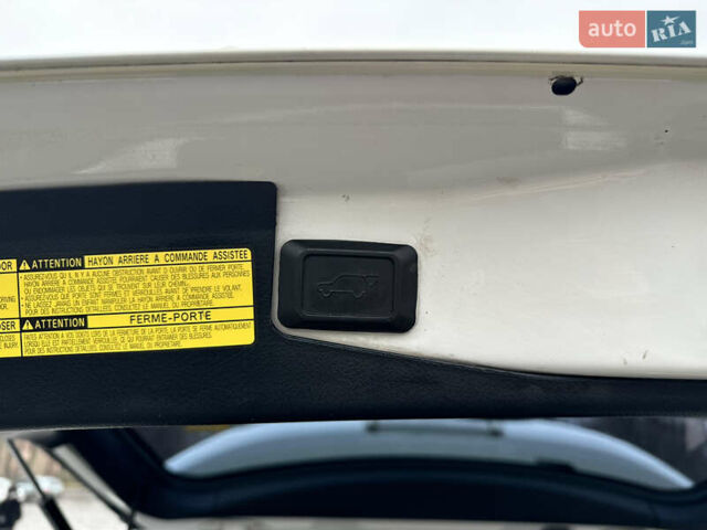 Белый Тойота Хайлендер, объемом двигателя 3.46 л и пробегом 200 тыс. км за 14999 $, фото 85 на Automoto.ua