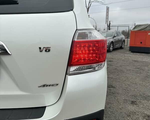 Белый Тойота Хайлендер, объемом двигателя 3.46 л и пробегом 199 тыс. км за 18000 $, фото 8 на Automoto.ua