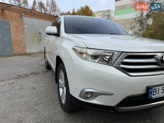 Белый Тойота Хайлендер, объемом двигателя 3.46 л и пробегом 172 тыс. км за 22000 $, фото 3 на Automoto.ua