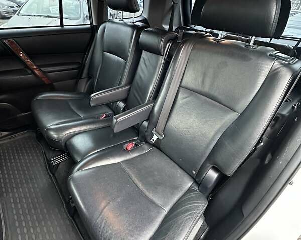 Белый Тойота Хайлендер, объемом двигателя 3.46 л и пробегом 199 тыс. км за 18000 $, фото 18 на Automoto.ua