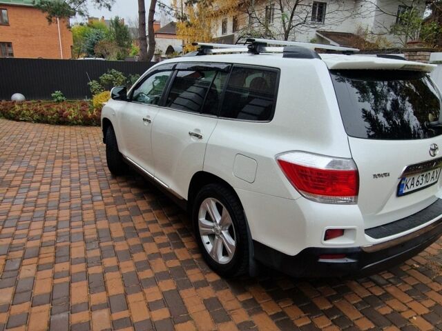 Білий Тойота Хайлендер, об'ємом двигуна 0 л та пробігом 267 тис. км за 391 $, фото 3 на Automoto.ua