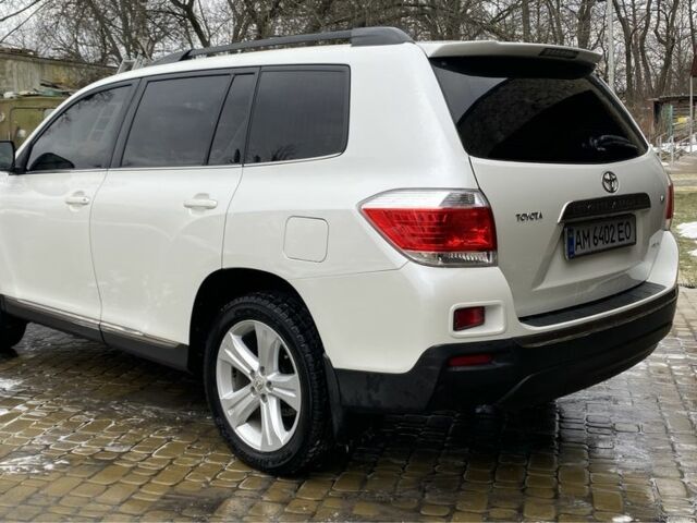 Белый Тойота Хайлендер, объемом двигателя 3.5 л и пробегом 185 тыс. км за 17800 $, фото 2 на Automoto.ua