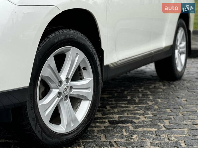 Белый Тойота Хайлендер, объемом двигателя 3.46 л и пробегом 200 тыс. км за 14999 $, фото 44 на Automoto.ua