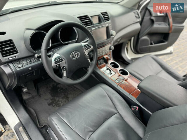 Белый Тойота Хайлендер, объемом двигателя 3.46 л и пробегом 200 тыс. км за 14999 $, фото 49 на Automoto.ua