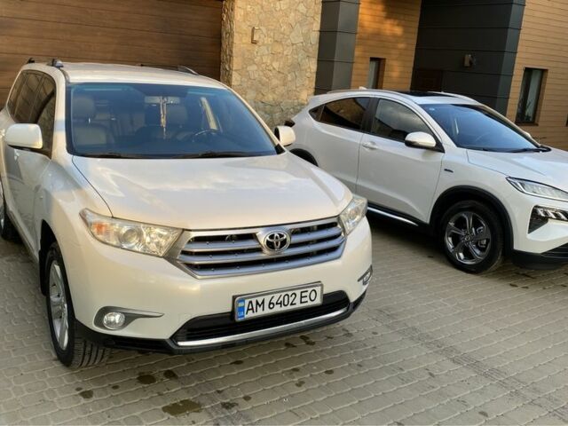 Белый Тойота Хайлендер, объемом двигателя 3.5 л и пробегом 185 тыс. км за 17800 $, фото 4 на Automoto.ua