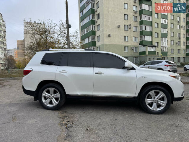 Белый Тойота Хайлендер, объемом двигателя 3.46 л и пробегом 172 тыс. км за 22000 $, фото 1 на Automoto.ua