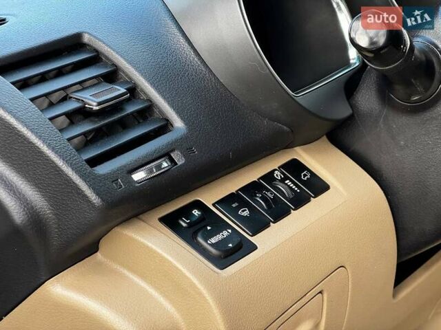 Белый Тойота Хайлендер, объемом двигателя 3.46 л и пробегом 207 тыс. км за 16850 $, фото 25 на Automoto.ua