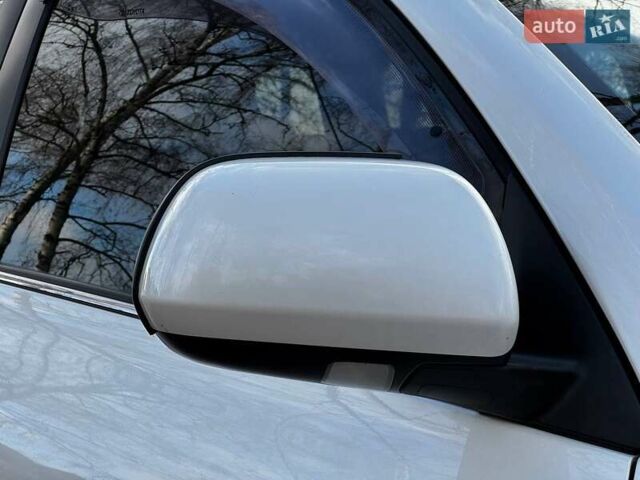 Белый Тойота Хайлендер, объемом двигателя 3.46 л и пробегом 207 тыс. км за 16850 $, фото 9 на Automoto.ua