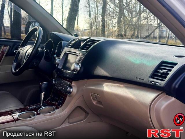 Білий Тойота Хайлендер, об'ємом двигуна 3.5 л та пробігом 207 тис. км за 16850 $, фото 10 на Automoto.ua