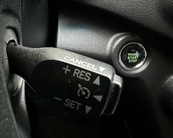 Белый Тойота Хайлендер, объемом двигателя 3.46 л и пробегом 199 тыс. км за 18000 $, фото 29 на Automoto.ua