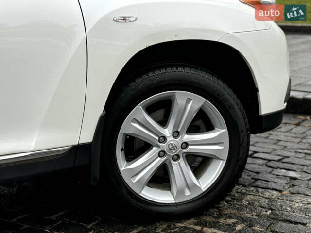 Белый Тойота Хайлендер, объемом двигателя 3.46 л и пробегом 200 тыс. км за 14999 $, фото 43 на Automoto.ua