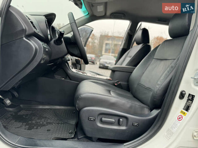 Белый Тойота Хайлендер, объемом двигателя 3.46 л и пробегом 200 тыс. км за 14999 $, фото 48 на Automoto.ua