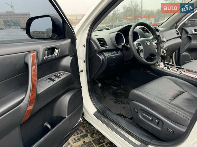 Белый Тойота Хайлендер, объемом двигателя 3.46 л и пробегом 200 тыс. км за 14999 $, фото 45 на Automoto.ua