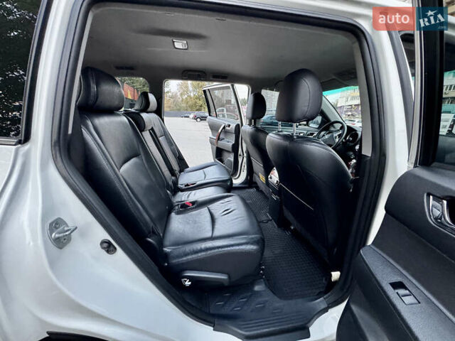 Білий Тойота Хайлендер, об'ємом двигуна 3.46 л та пробігом 175 тис. км за 16500 $, фото 27 на Automoto.ua