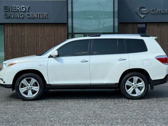 Белый Тойота Хайлендер, объемом двигателя 3.5 л и пробегом 95 тыс. км за 23500 $, фото 3 на Automoto.ua