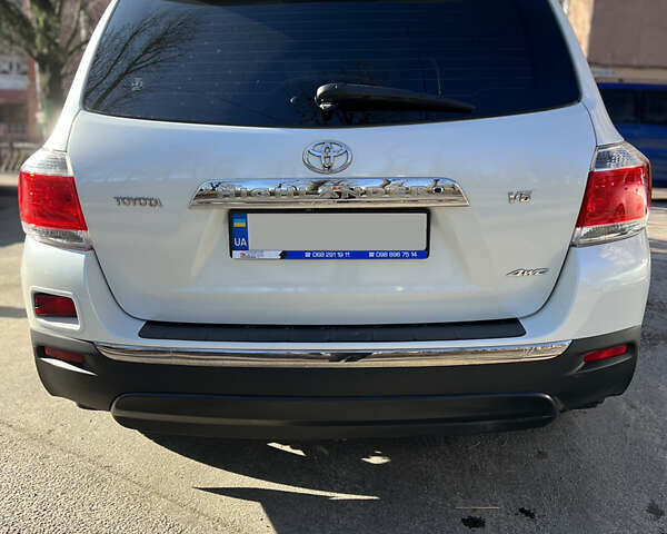 Белый Тойота Хайлендер, объемом двигателя 3.5 л и пробегом 168 тыс. км за 20500 $, фото 6 на Automoto.ua