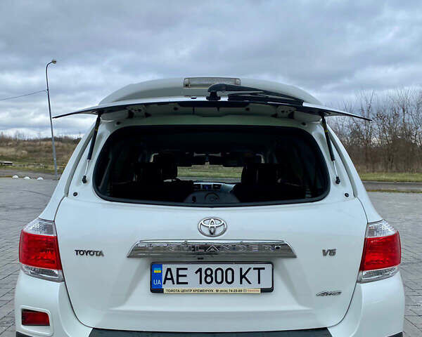 Тойота Хайлендер 2013 в Днепре (Днепропетровске) на Automoto.ua Белый Тойота Хайлендер, объемом двигателя 3.46 л и пробегом 170 тыс. км за 19000 $, фото 7 на Automoto.ua