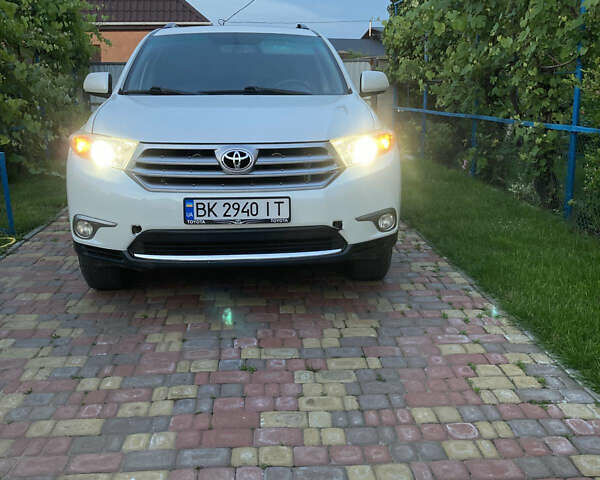 Білий Тойота Хайлендер, об'ємом двигуна 3.46 л та пробігом 156 тис. км за 16499 $, фото 2 на Automoto.ua