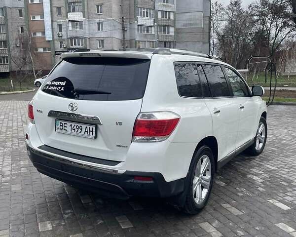 Белый Тойота Хайлендер, объемом двигателя 3.5 л и пробегом 280 тыс. км за 18000 $, фото 3 на Automoto.ua